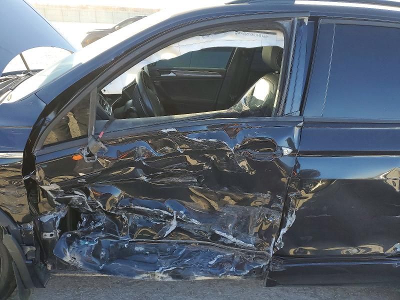 2023 Volkswagen Tiguan se R-line Black