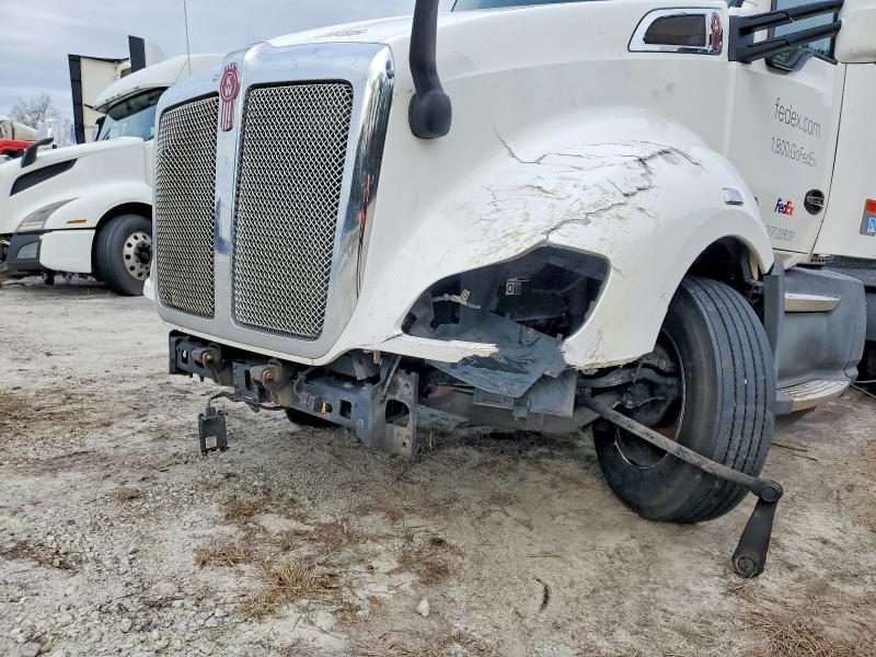 2019 Kenworth Construction T680