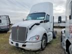 2015 Kenworth T680 Semi Truck