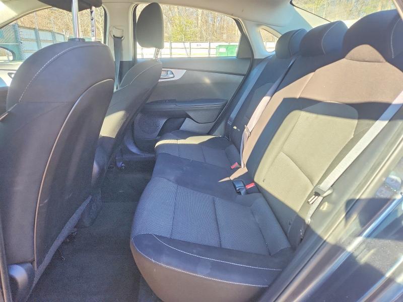 2024 KIA Forte lx