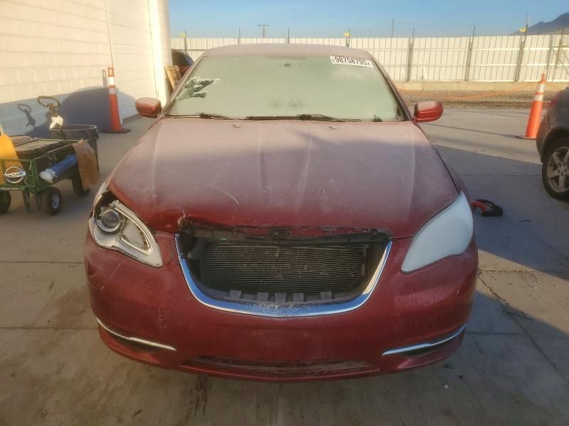 2013 Chrysler 200 Touring