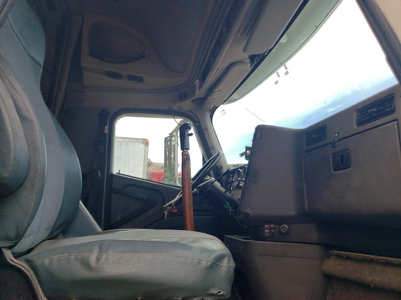 2001 International 9900 9900I