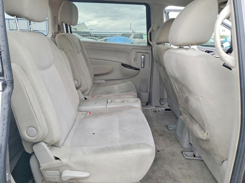 2011 Nissan Quest s
