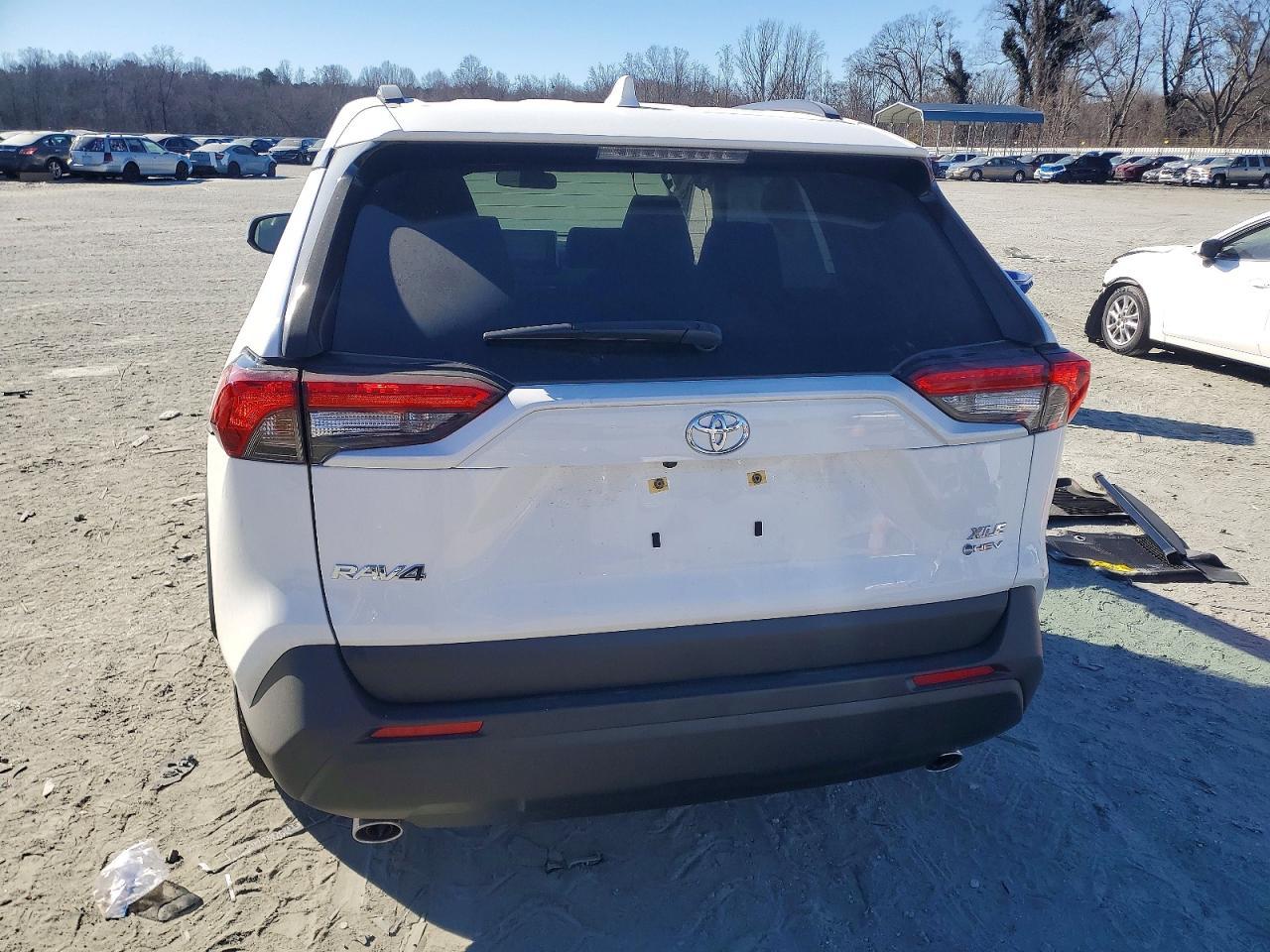 2025 Toyota Rav4 xle
