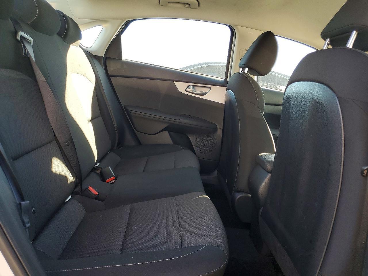2024 KIA Forte lx