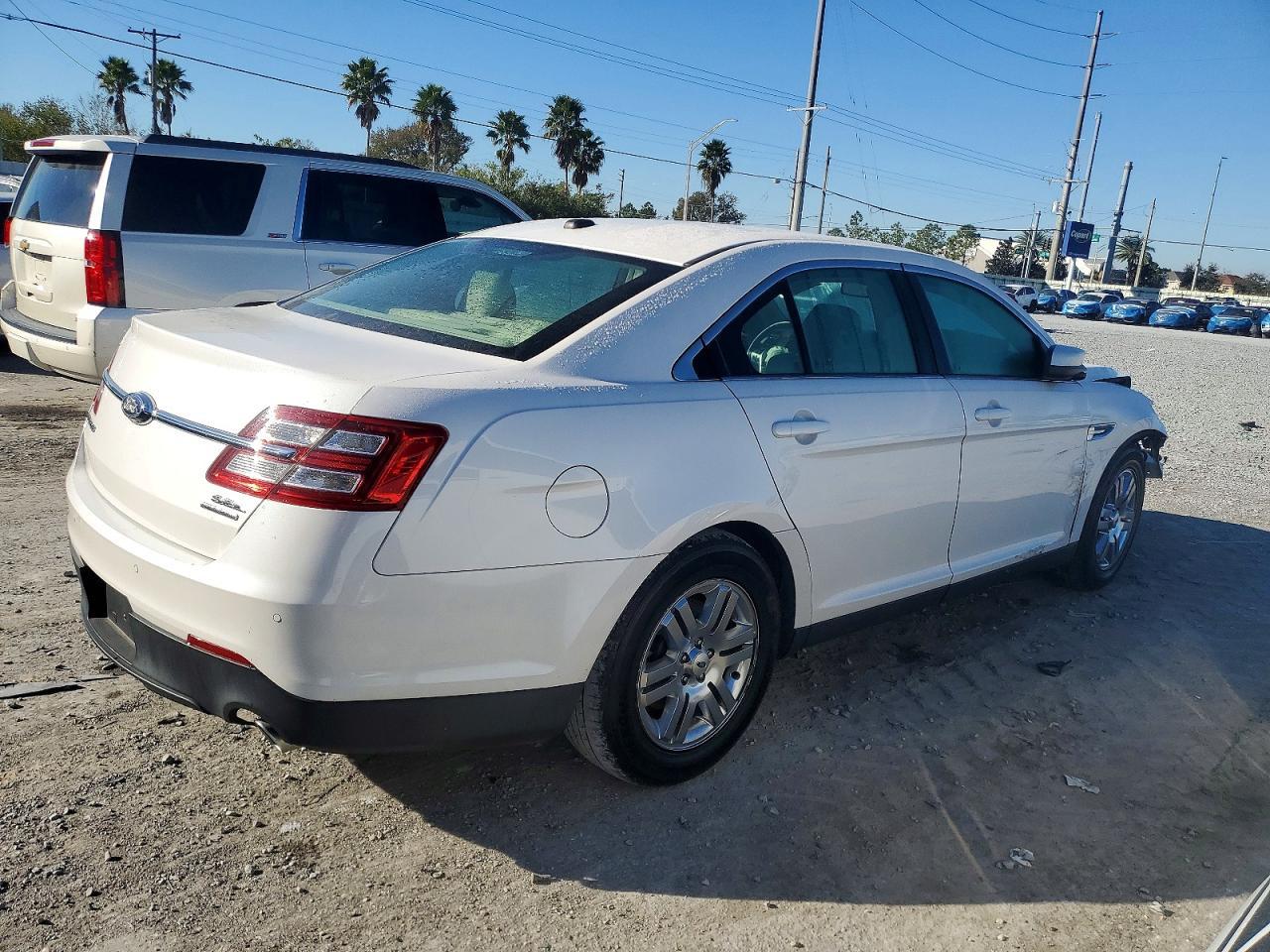 2018 Ford Taurus sel