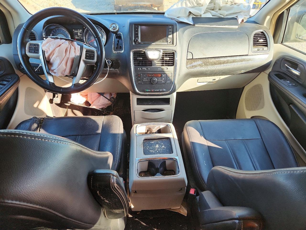 2016 Chrysler Town & Country Touring
