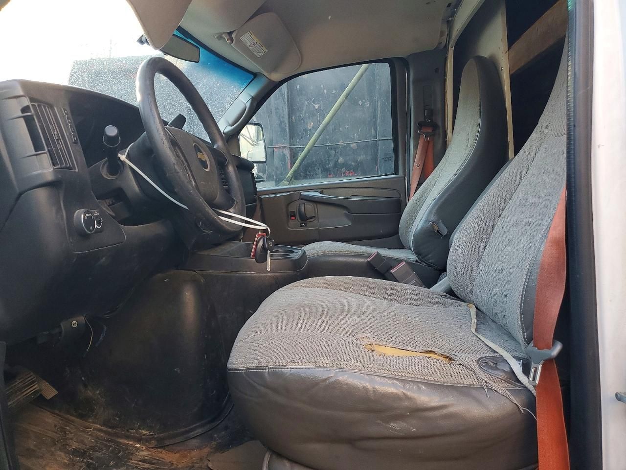 2015 Chevrolet Express BOX Truck