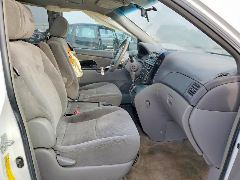 2005 Toyota Sienna le 7-passenger