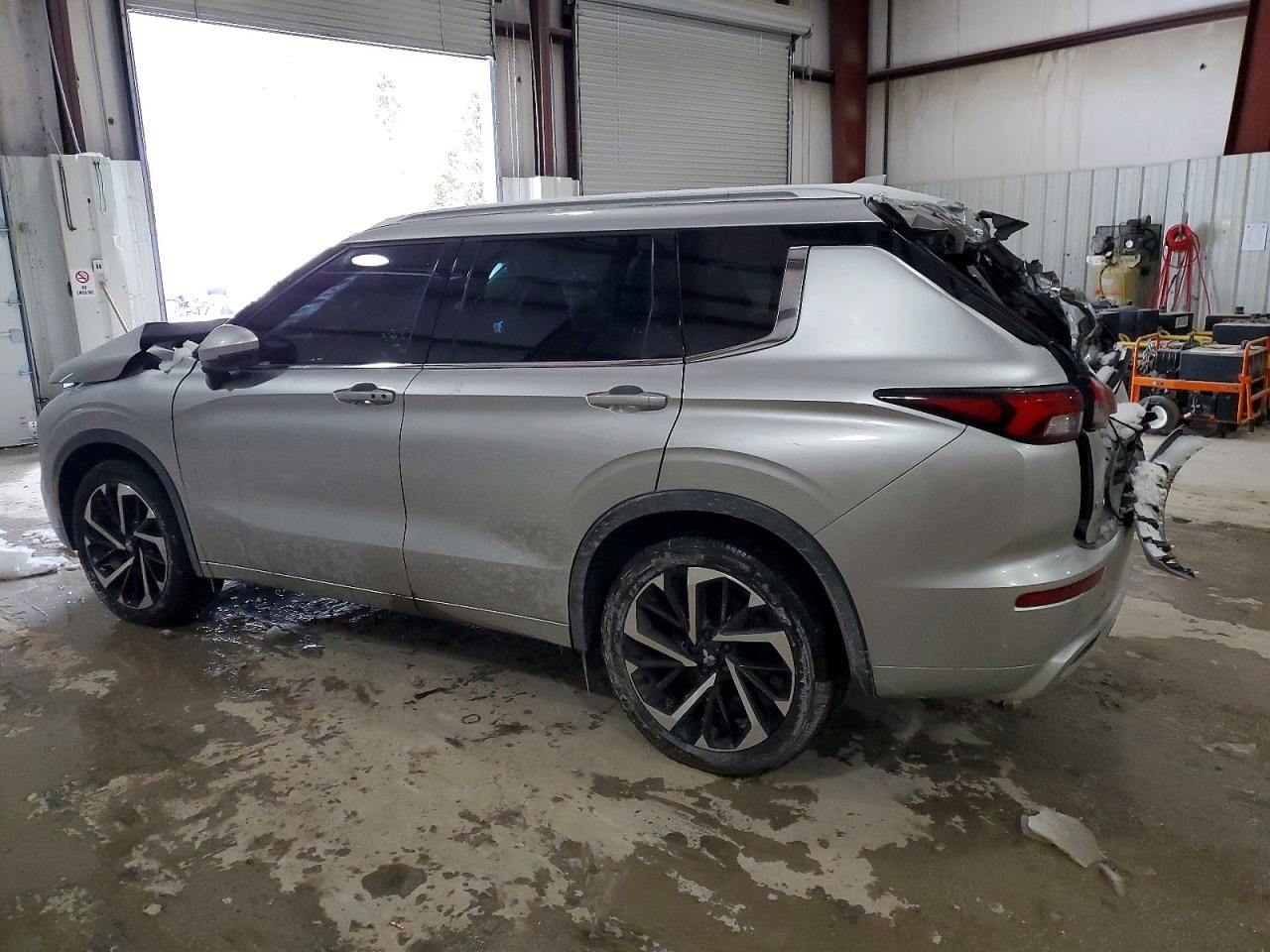 2023 Mitsubishi Outlander sel