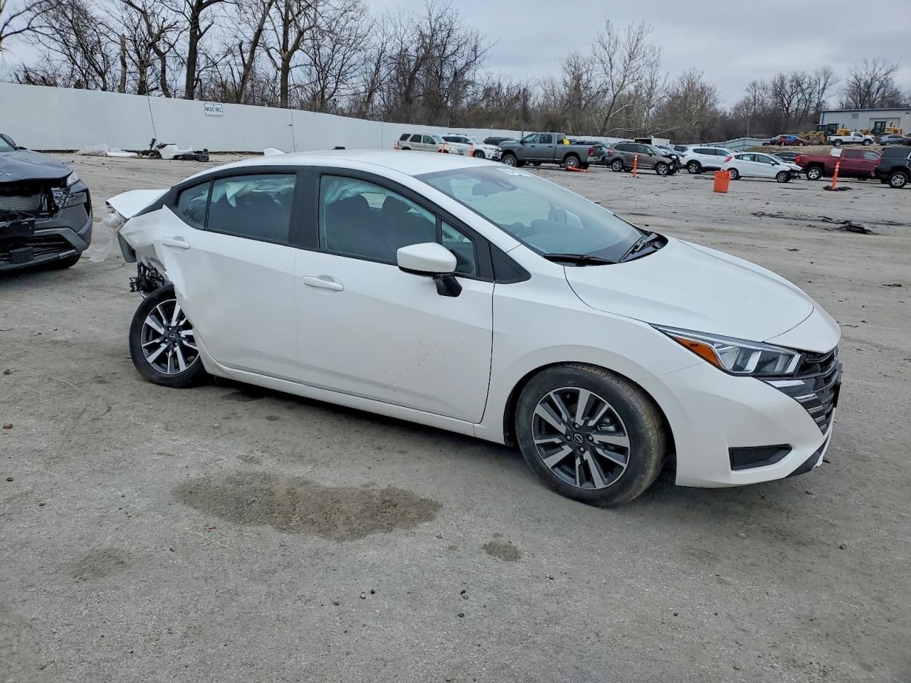 2024 Nissan Versa sv