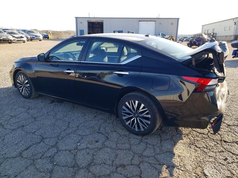 2023 Nissan Altima sv