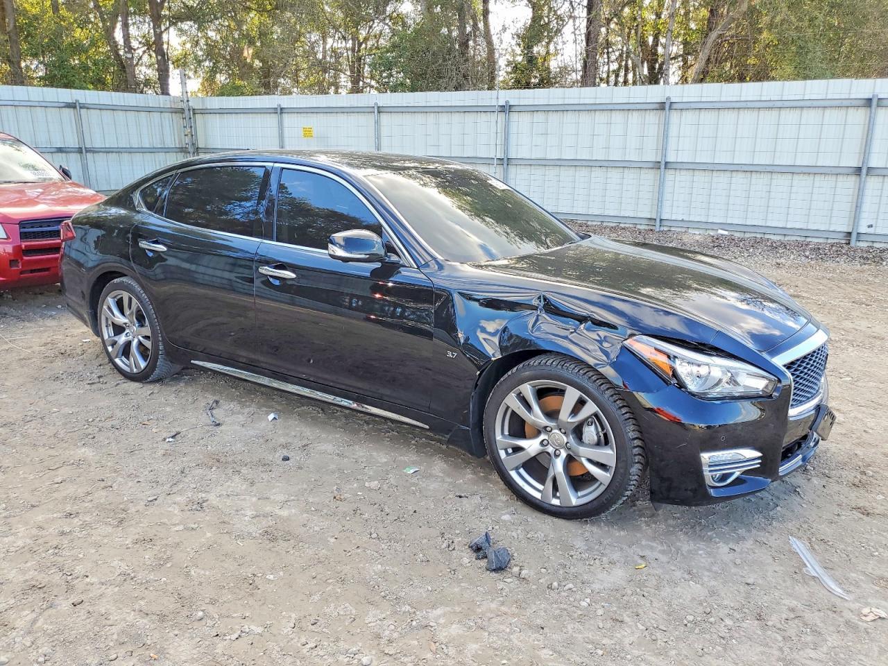 2015 Infiniti Q70 3.7