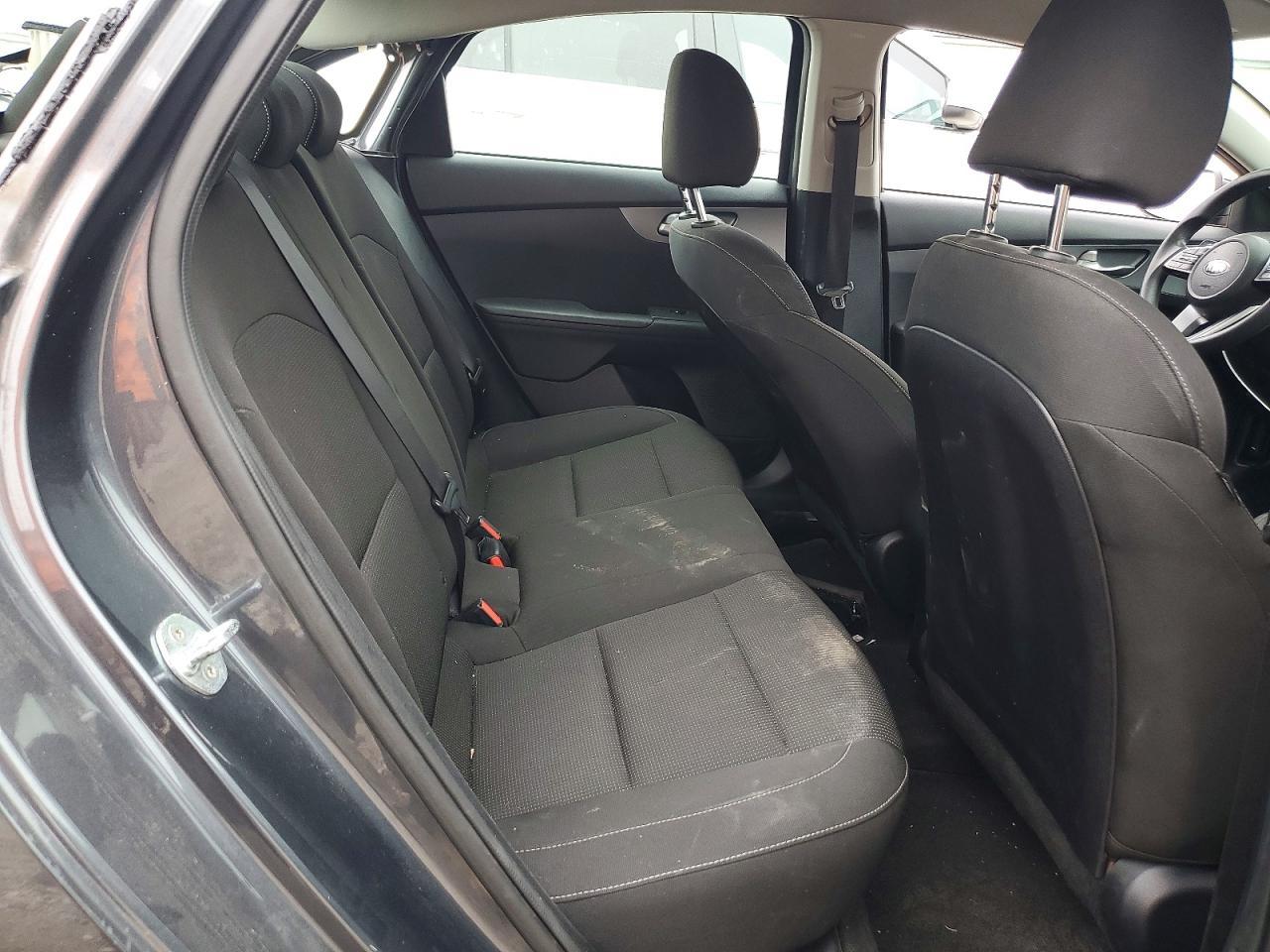 2021 KIA Forte fe