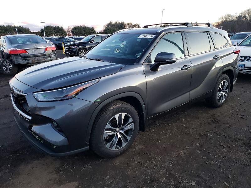 2022 Toyota Highlander xle