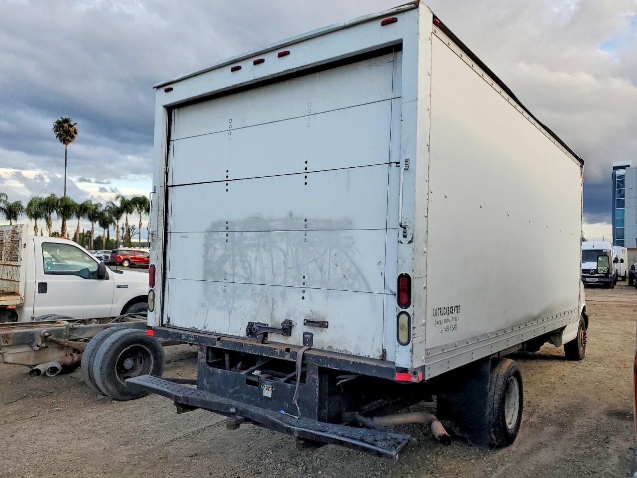 2006 GMC Savana BOX Truck