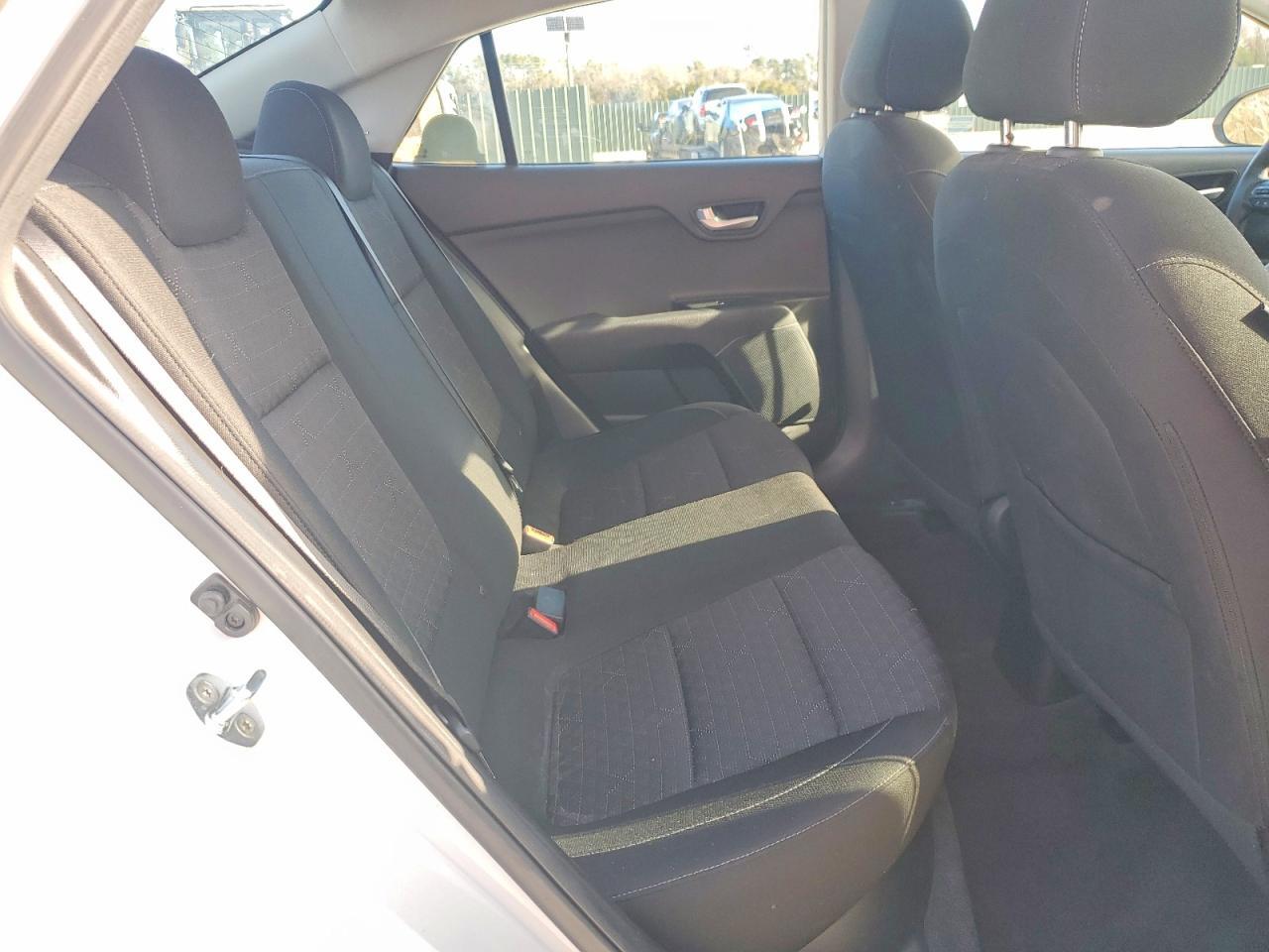 2021 KIA Rio lx
