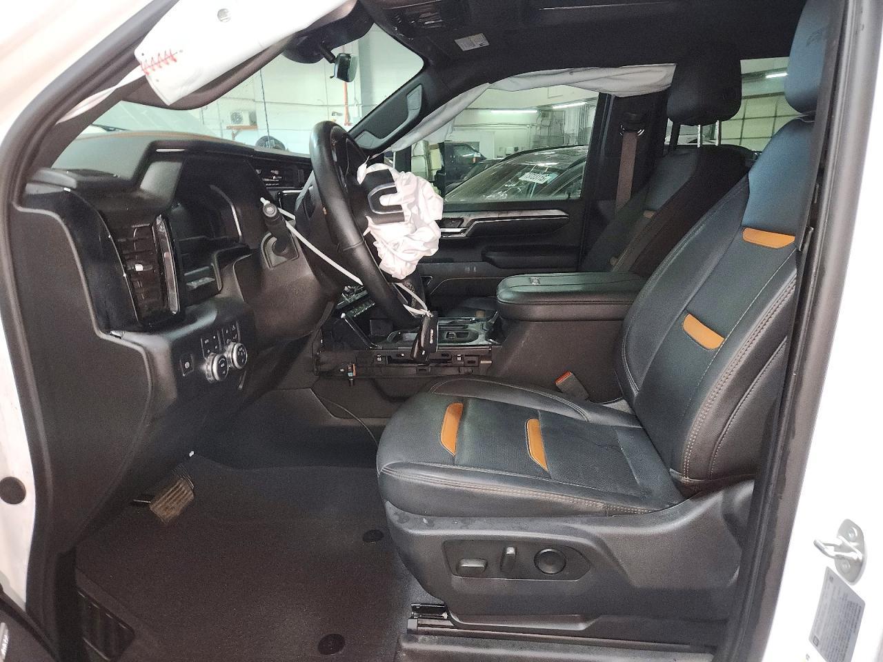 2024 GMC Sierra K2500 AT4