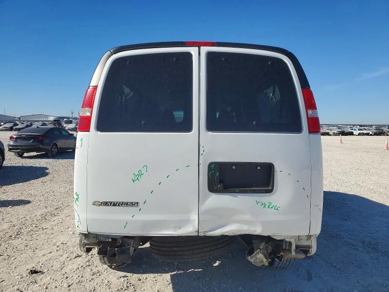 2022 Chevrolet Express G3500 ls