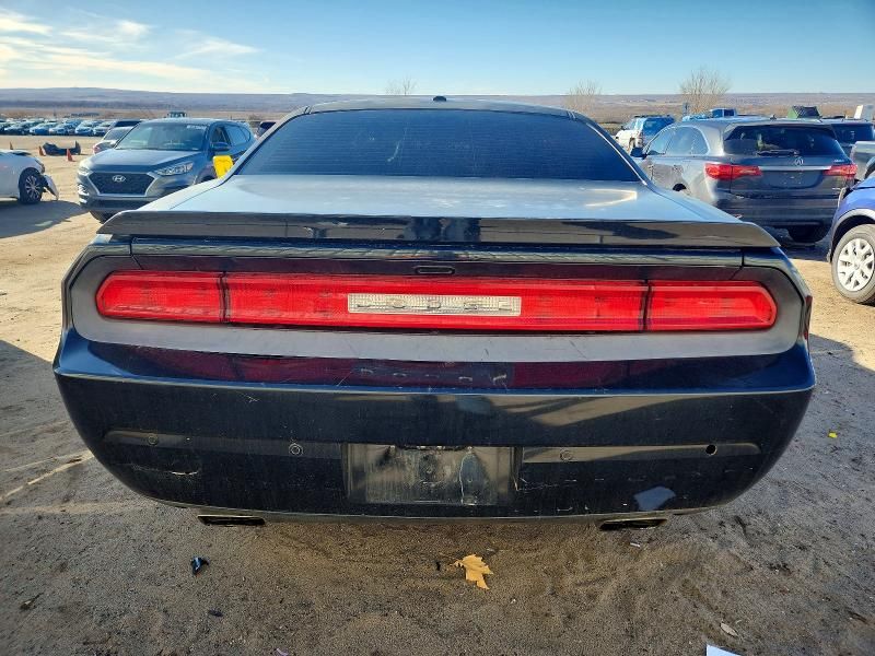 2014 Dodge Challenger sxt