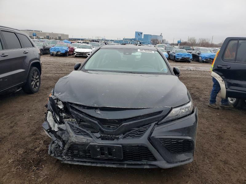 2021 Toyota Camry se