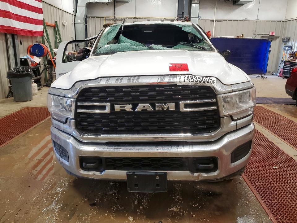 2022 Dodge Ram 3500 big Horn/lone Star