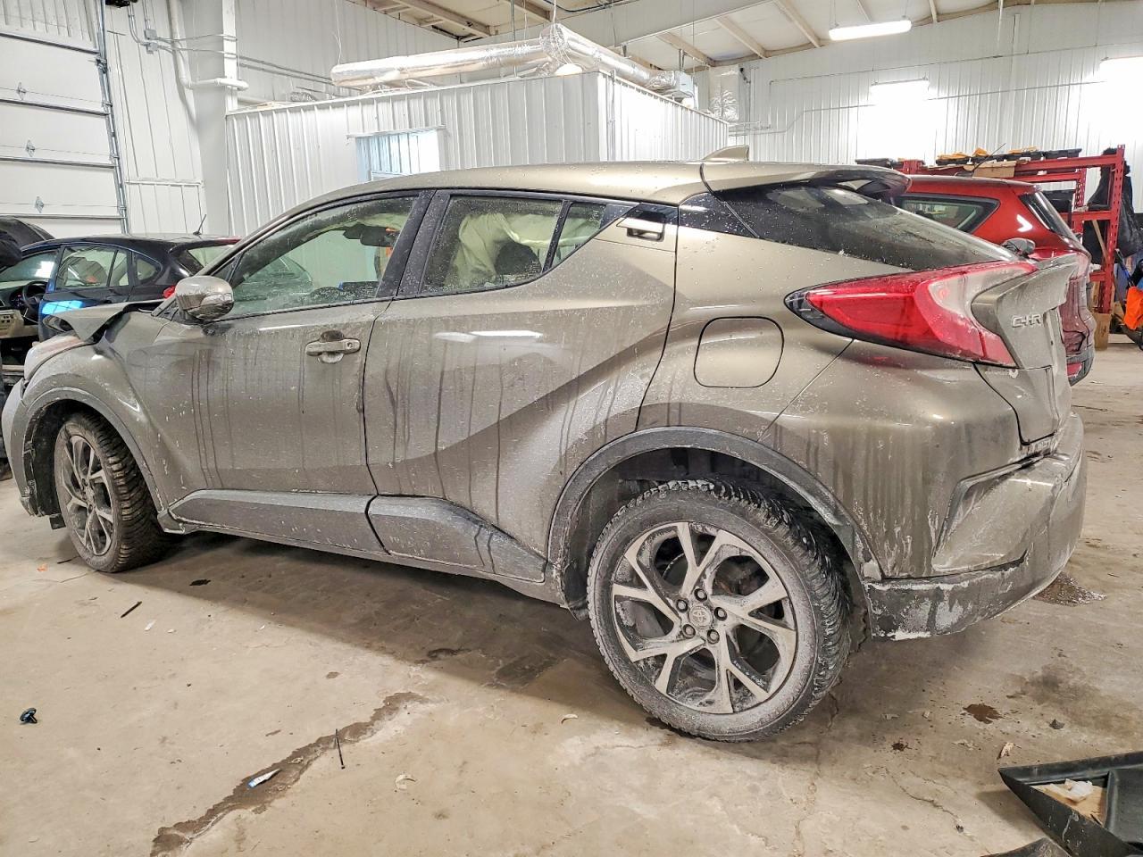 2021 Toyota C-hr xle