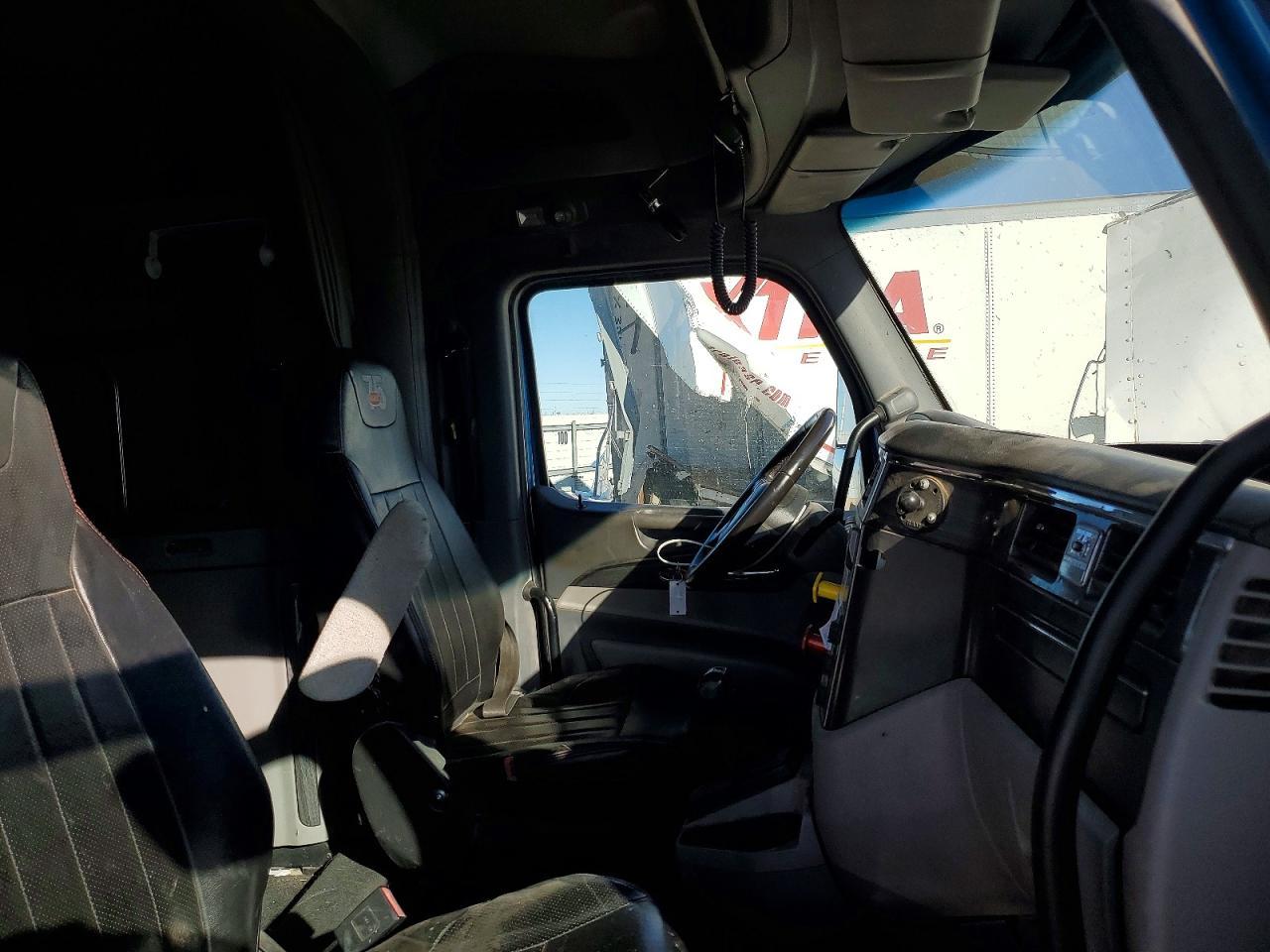 2015 Peterbilt 579 Semi Truck