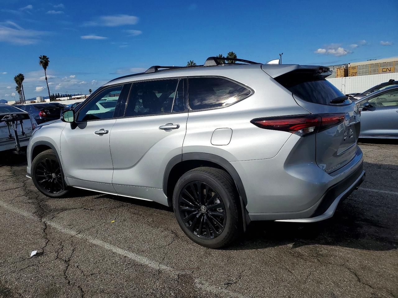 2025 Toyota Highlander le