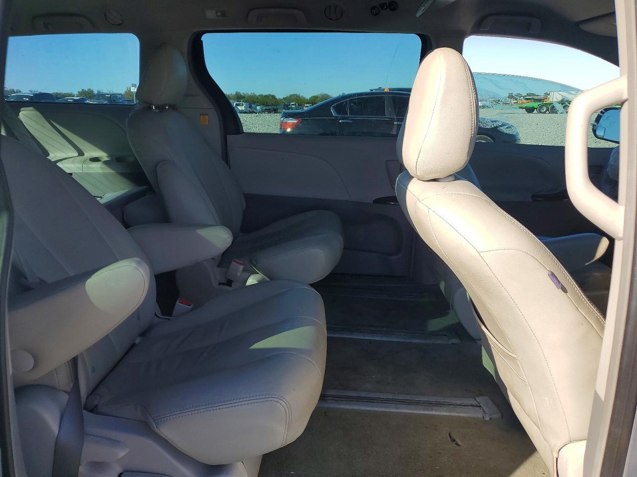2012 Toyota Sienna