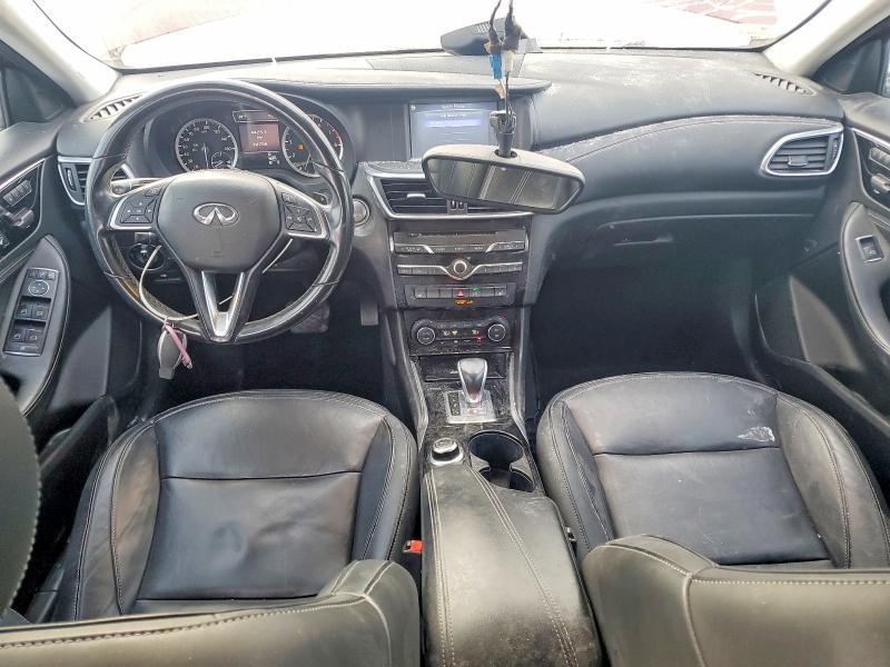 2017 Infinity Qx30