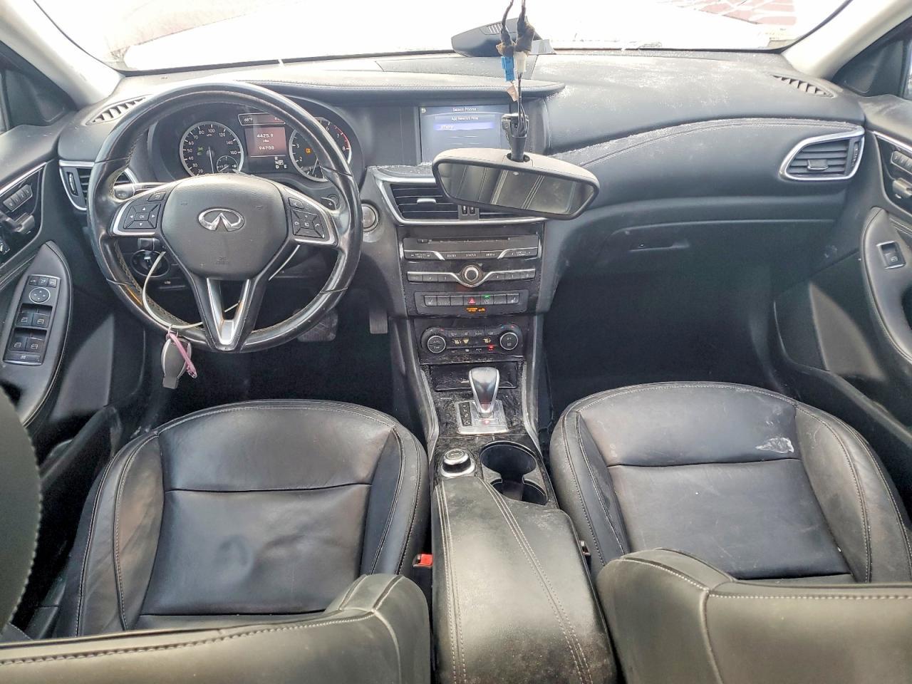 2017 Infinity Qx30