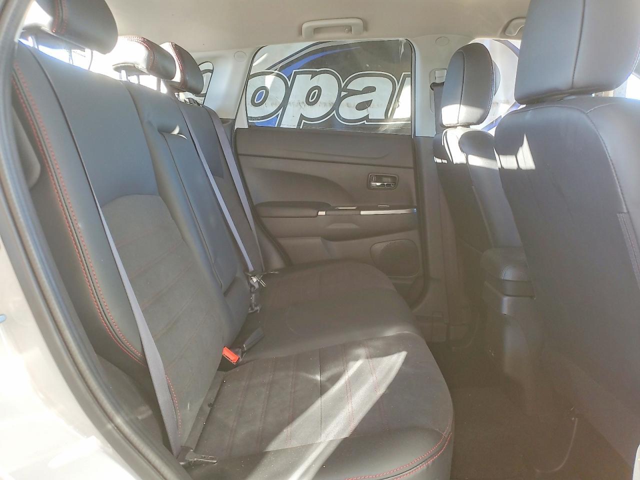 2025 Mitsubishi Outlander Sport s
