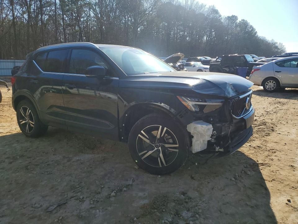 2025 Volvo Xc40 Core