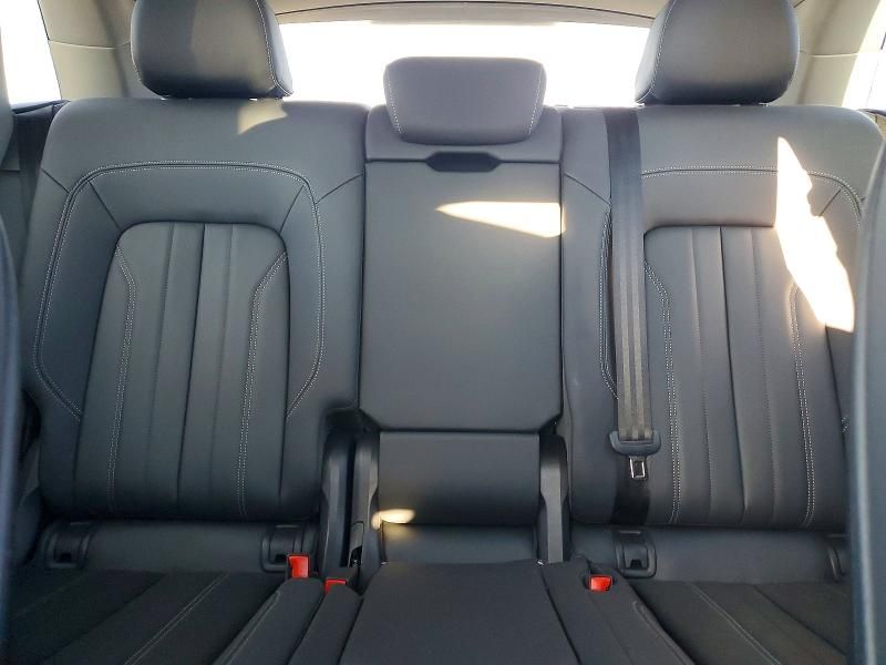 2025 Audi Q5 Premium 40