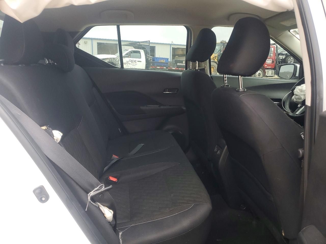 2023 Nissan Kicks sv