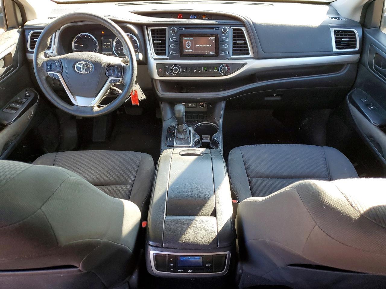 2017 Toyota Highlander le