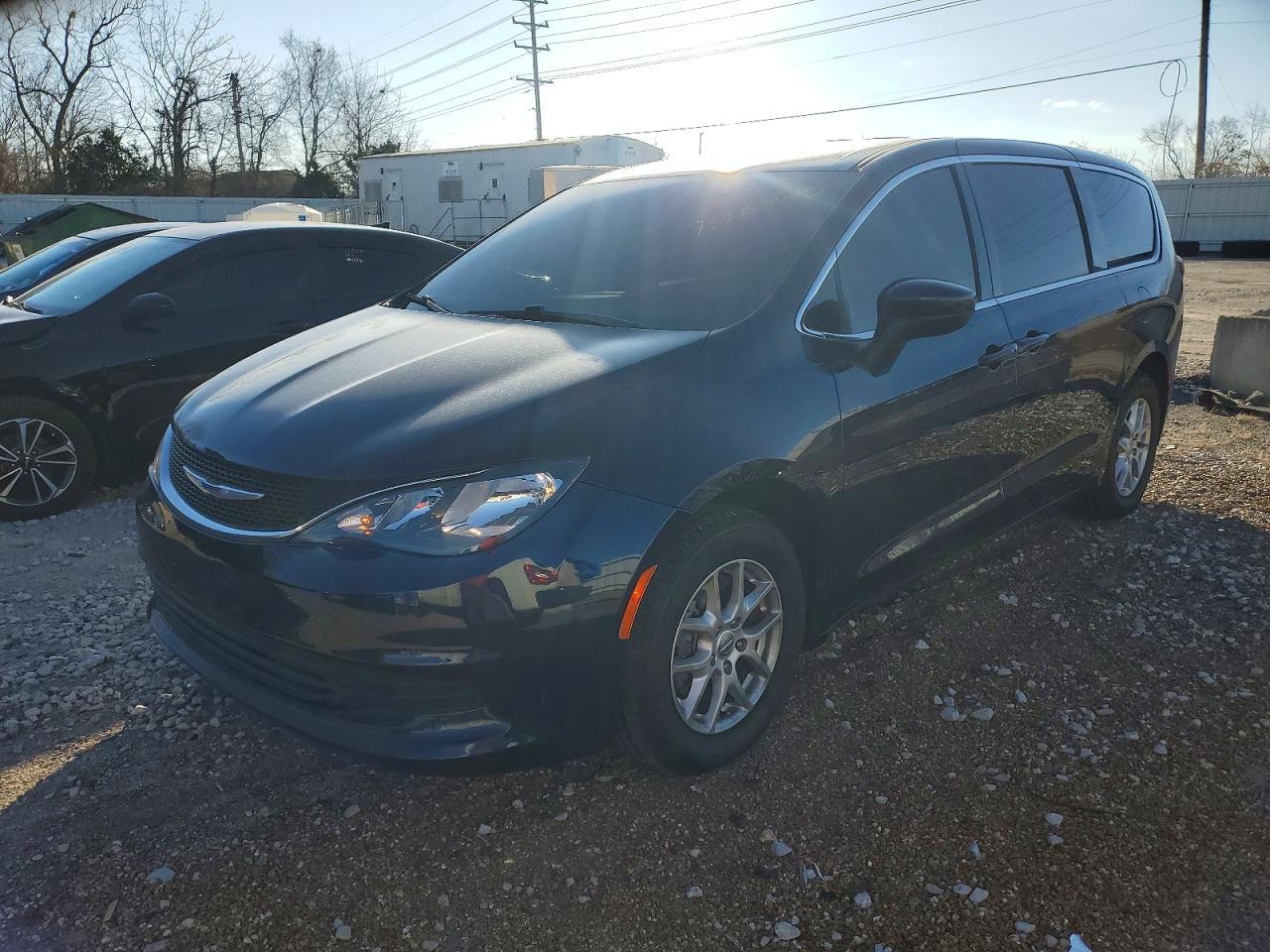 2020 Chrysler Voyager lx