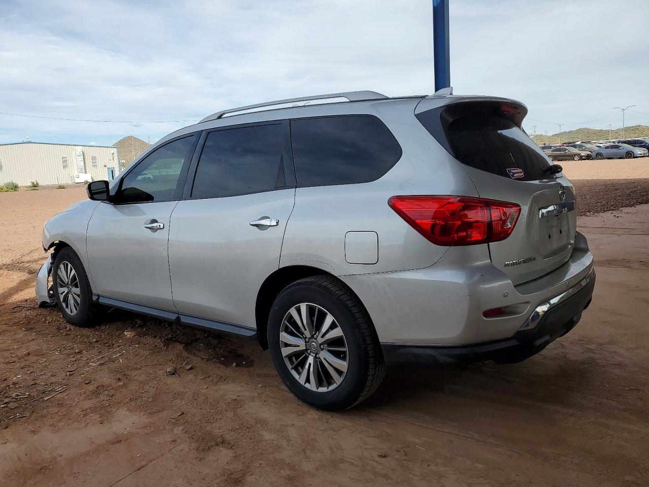 2020 Nissan Pathfinder sv