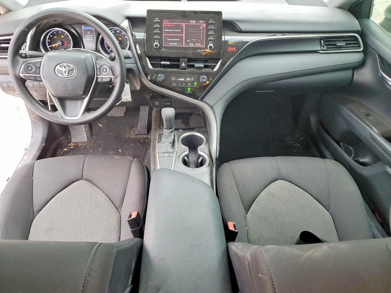 2022 Toyota Camry le