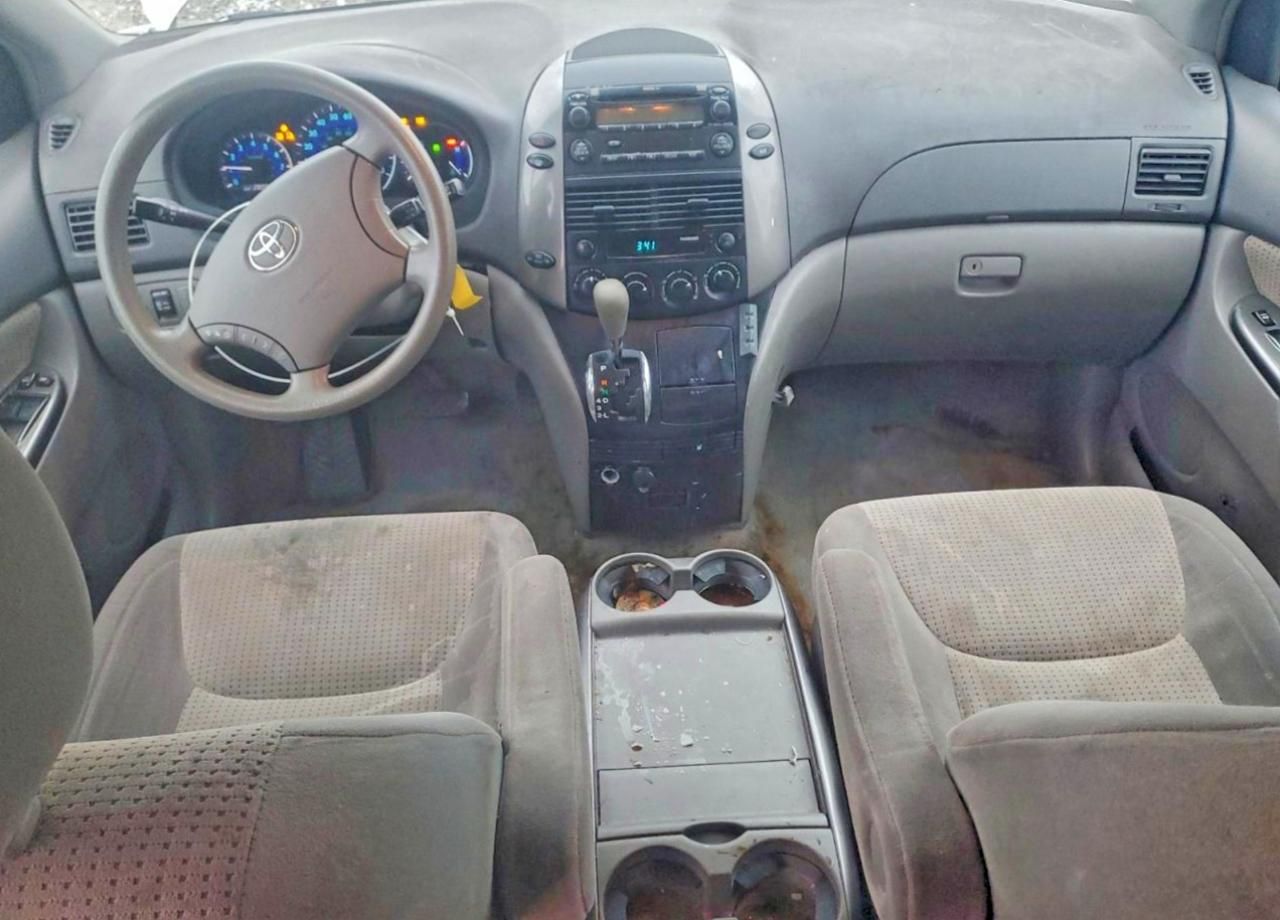 2010 Toyota Sienna ce