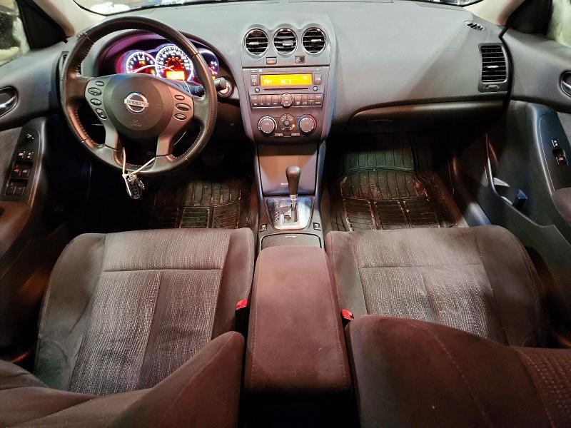 2012 Niss Altima Base