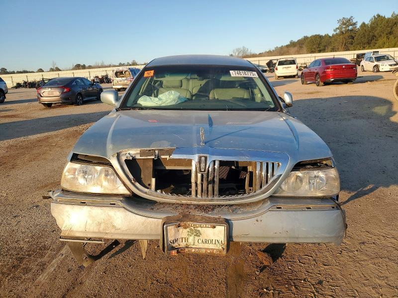 2006 Lincoln Town car Signature