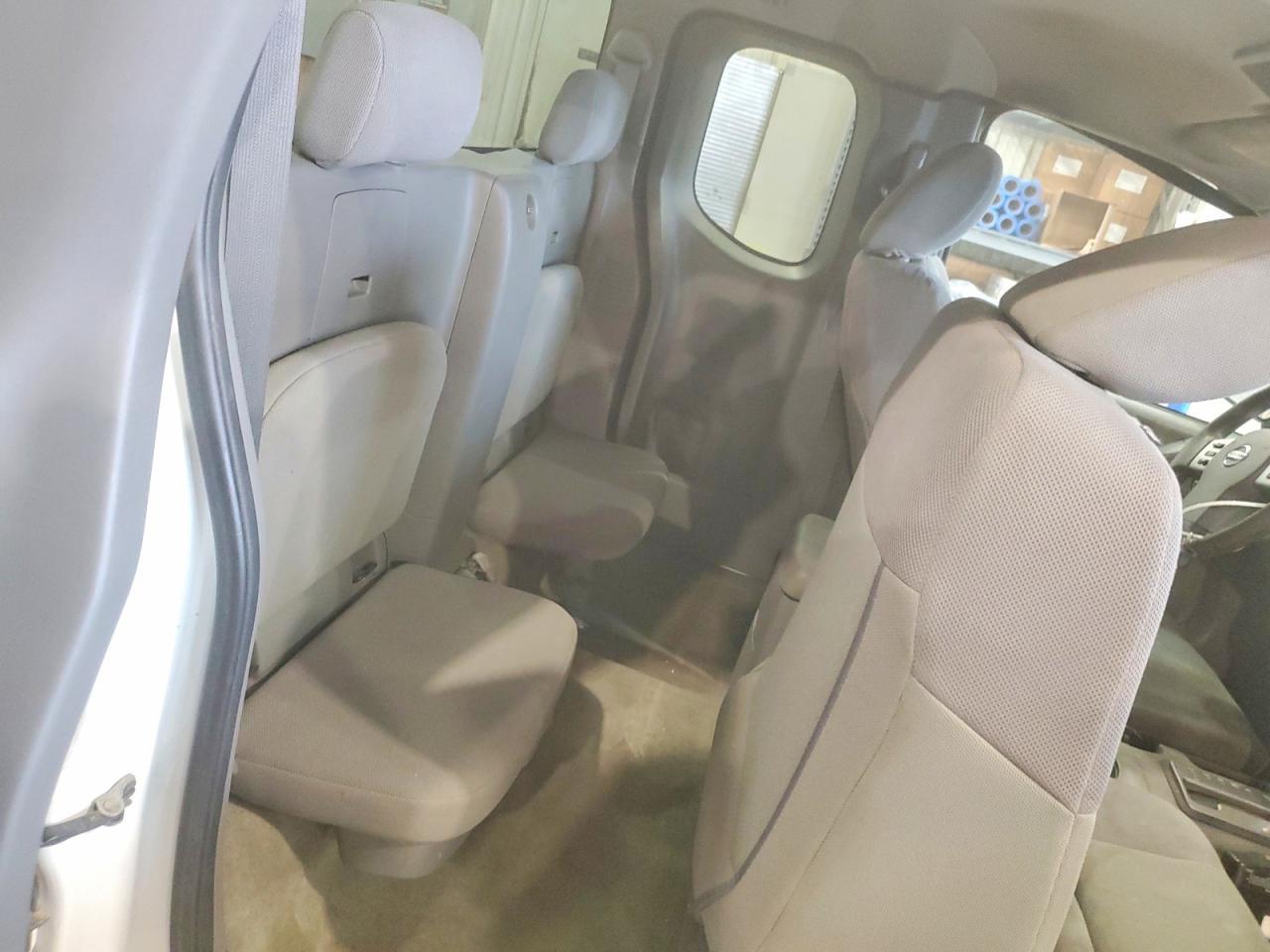 2017 Nissan Frontier s