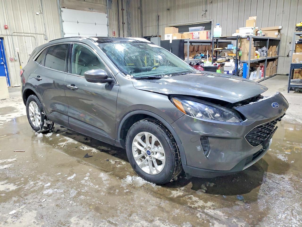 2020 Ford Escape se
