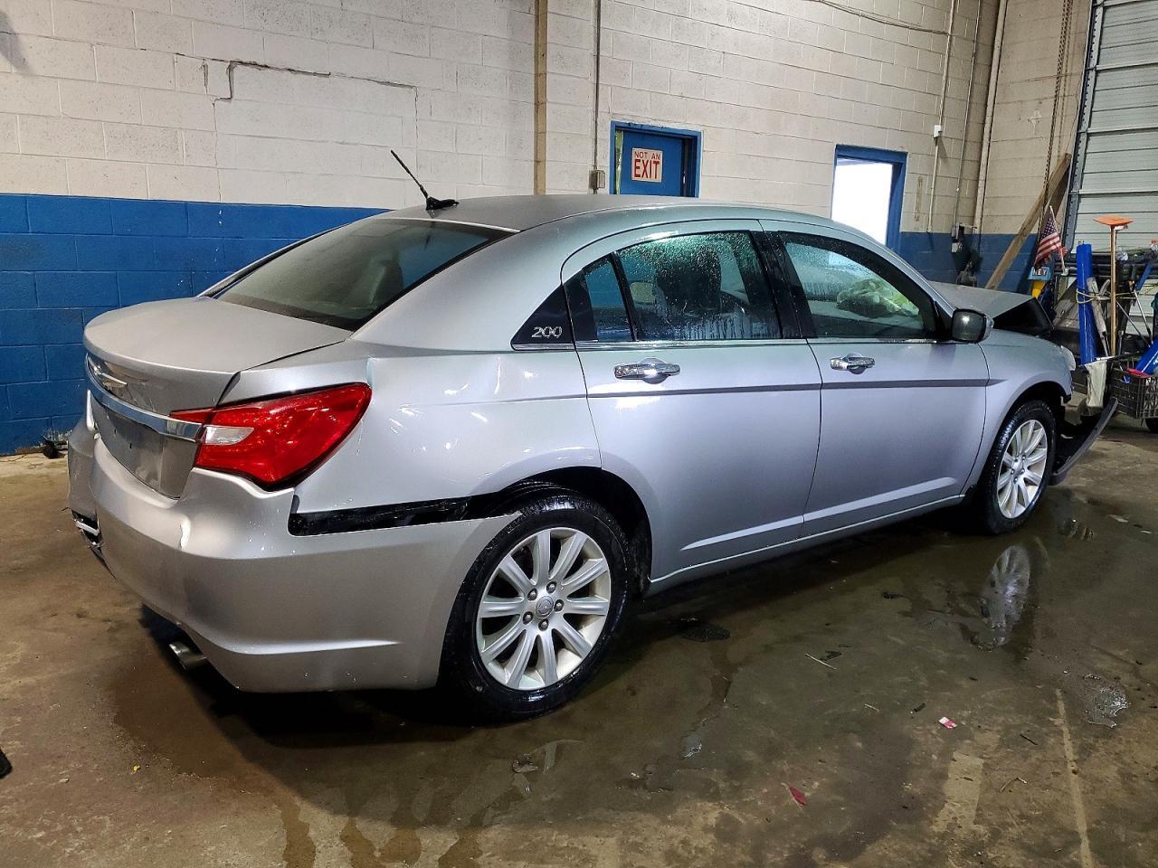 2013 Chrysler 200 Limited