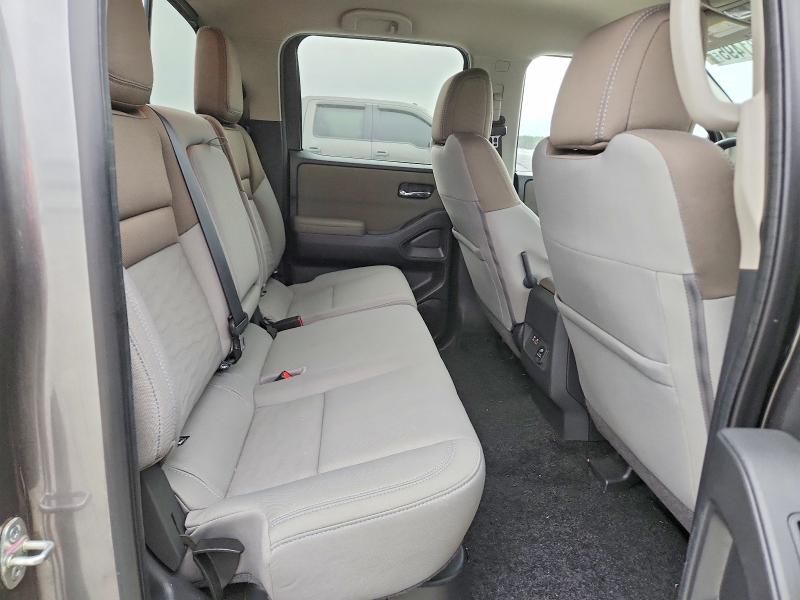 2022 Nissan Frontier s