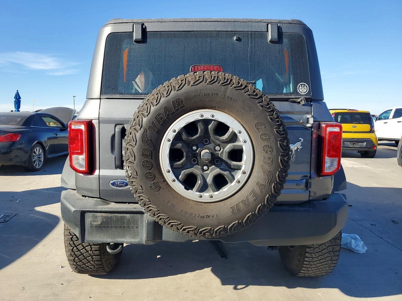 2021 Ford Bronco Base