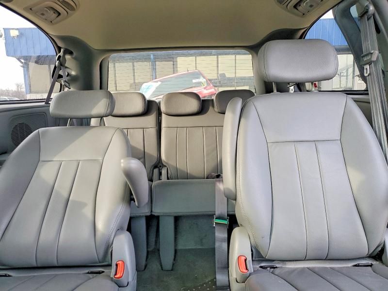 2005 Chrysler Town & Country Touring