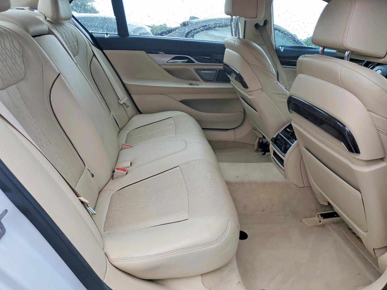 2017 BMW 740 i
